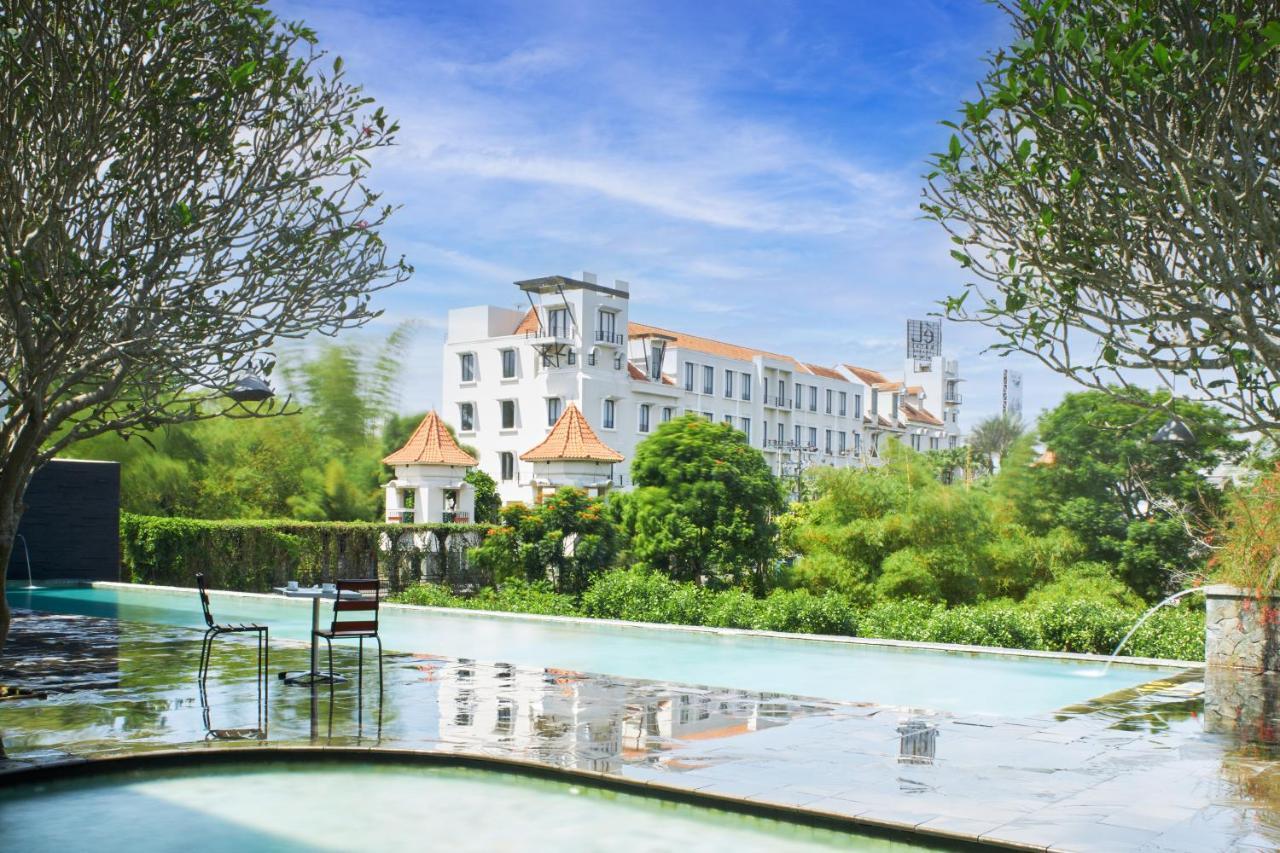 El Hotel Маланг Екстериор снимка