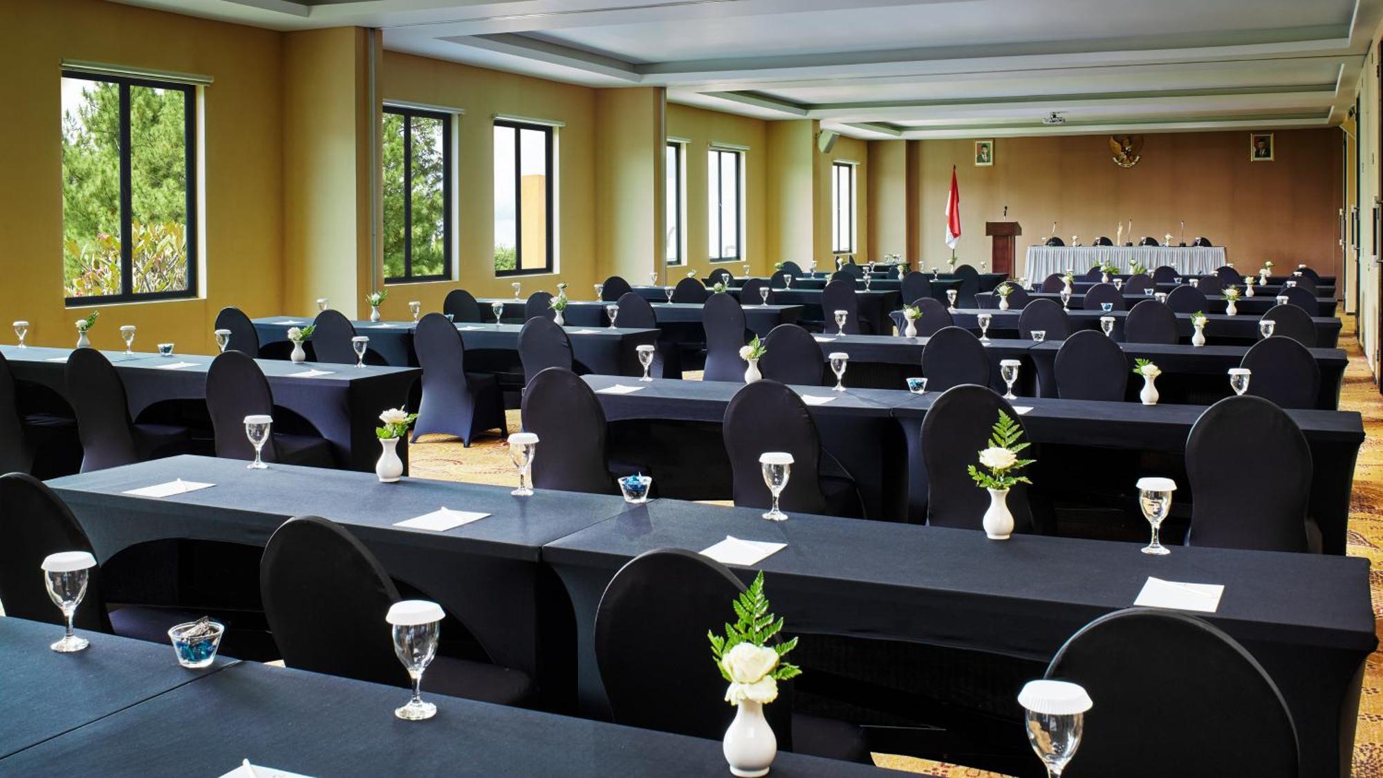 El Hotel Маланг Екстериор снимка