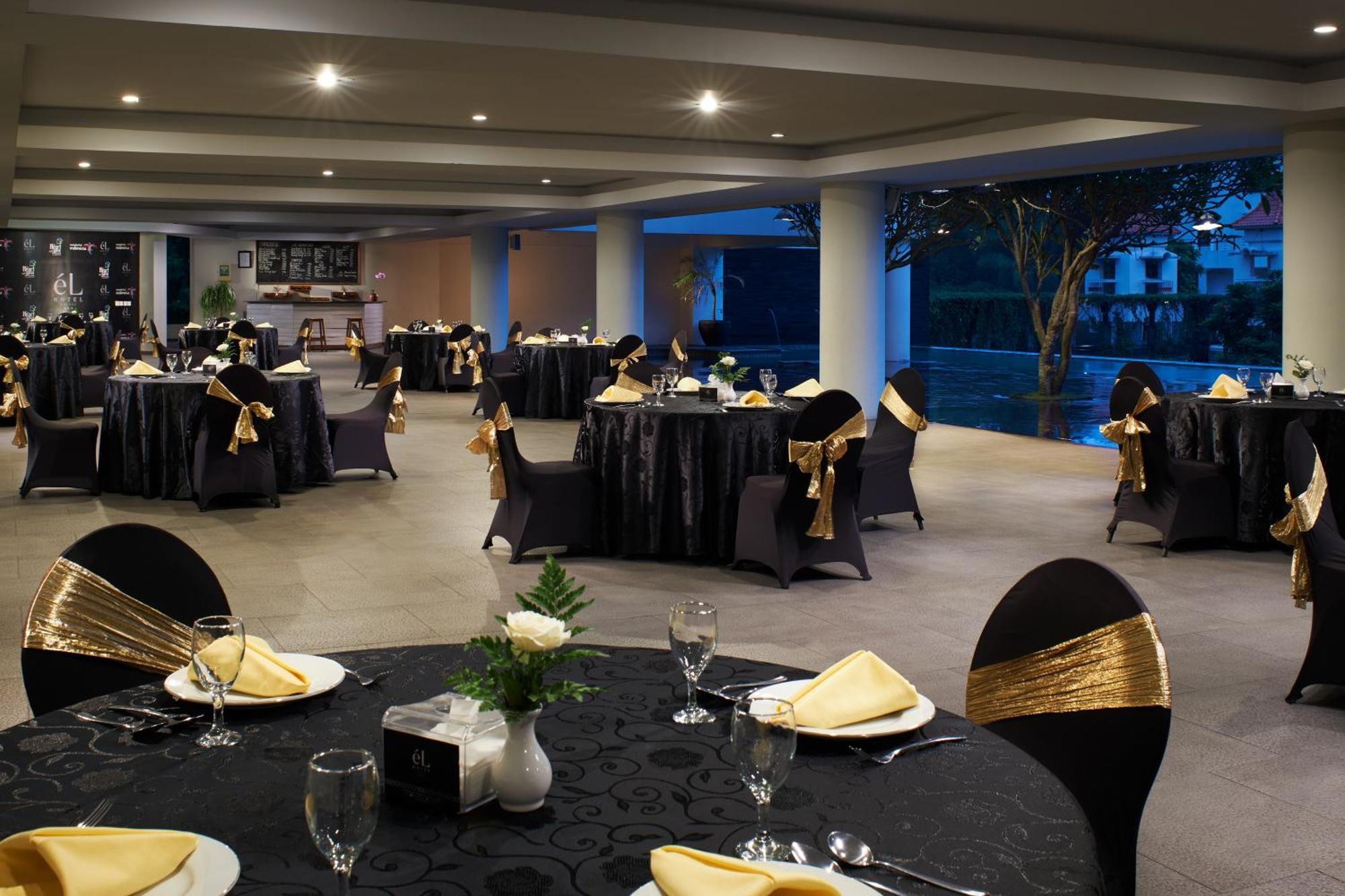 El Hotel Маланг Екстериор снимка