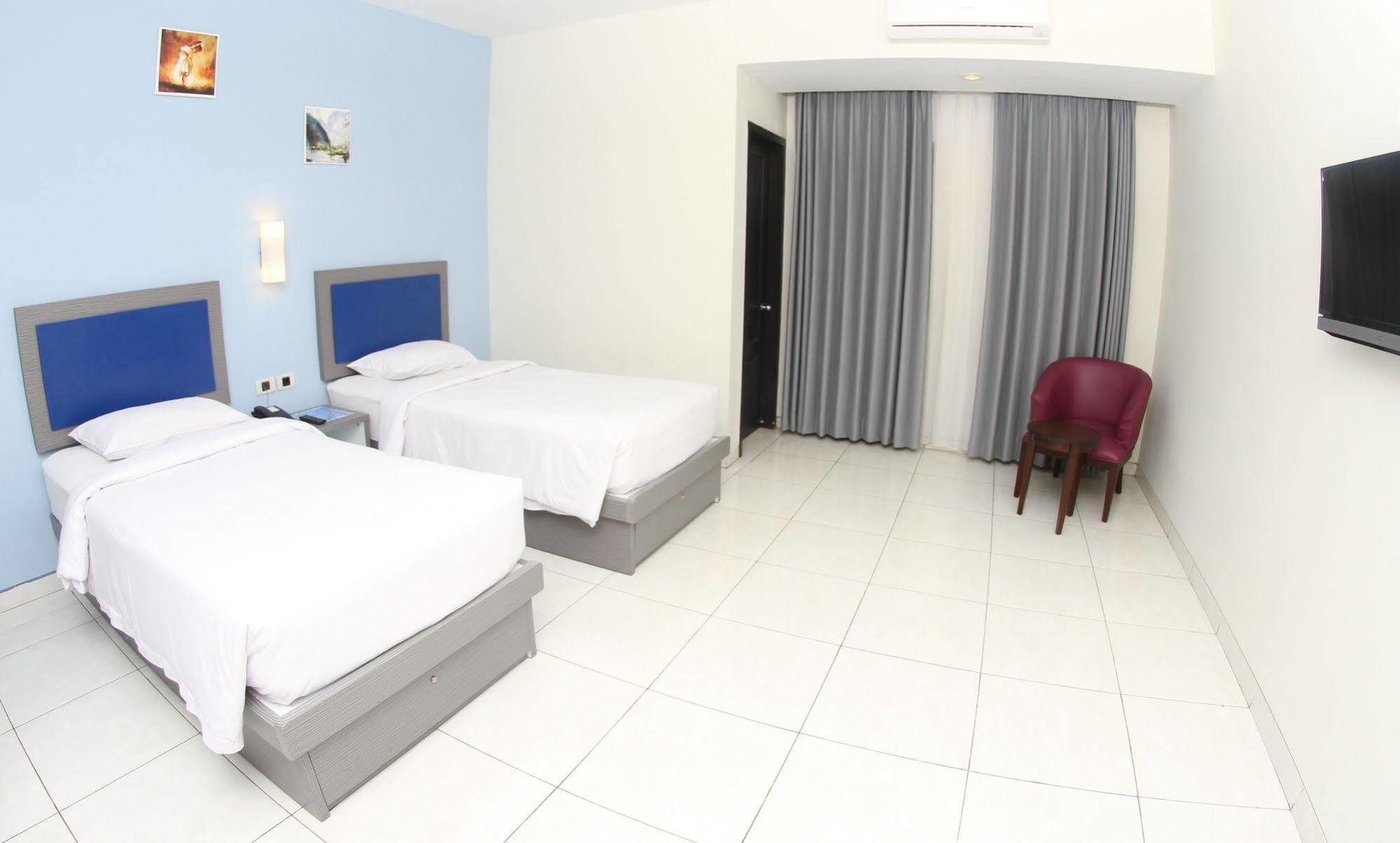 El Hotel Маланг Екстериор снимка