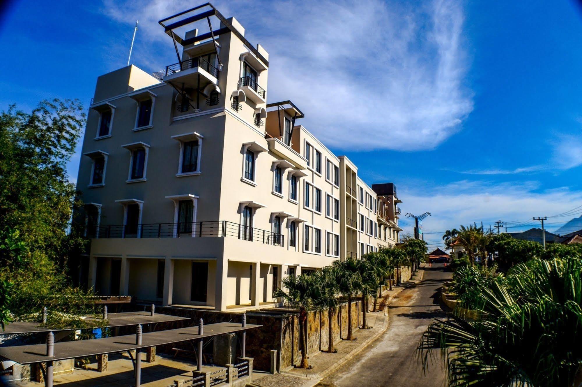 El Hotel Маланг Екстериор снимка